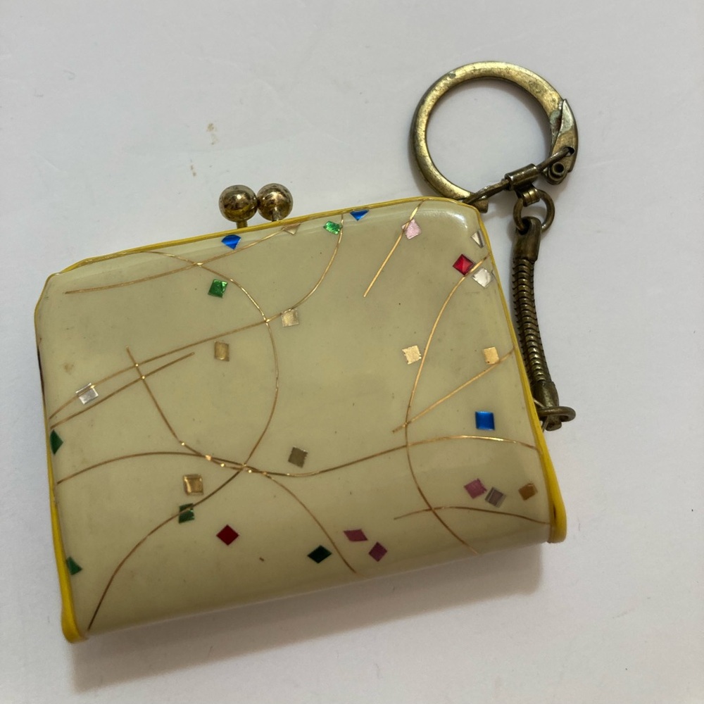 COPY - Vintage coin purse with kiss lock
